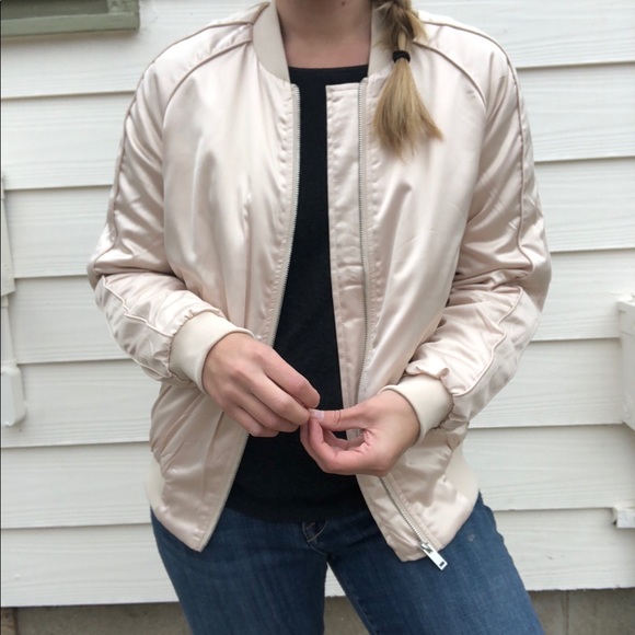 Forever 21 Jackets & Blazers - NWT Champagne Silky Bomber Jacket Size Small